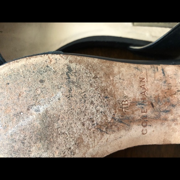 Black flats. Size 7. - Picture 4 of 4